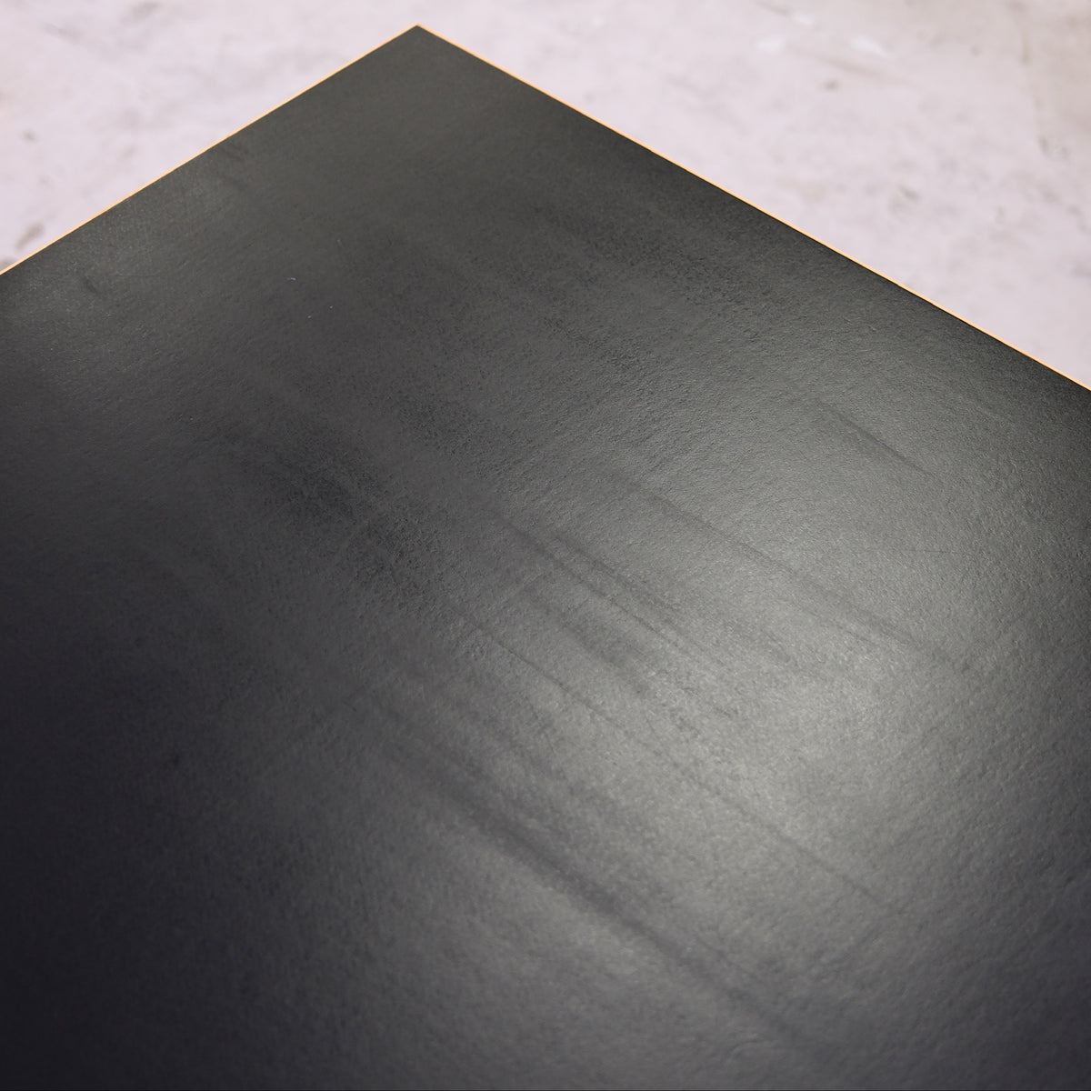 Artek 82A -pöytä, musta linoleumi, 150 cm