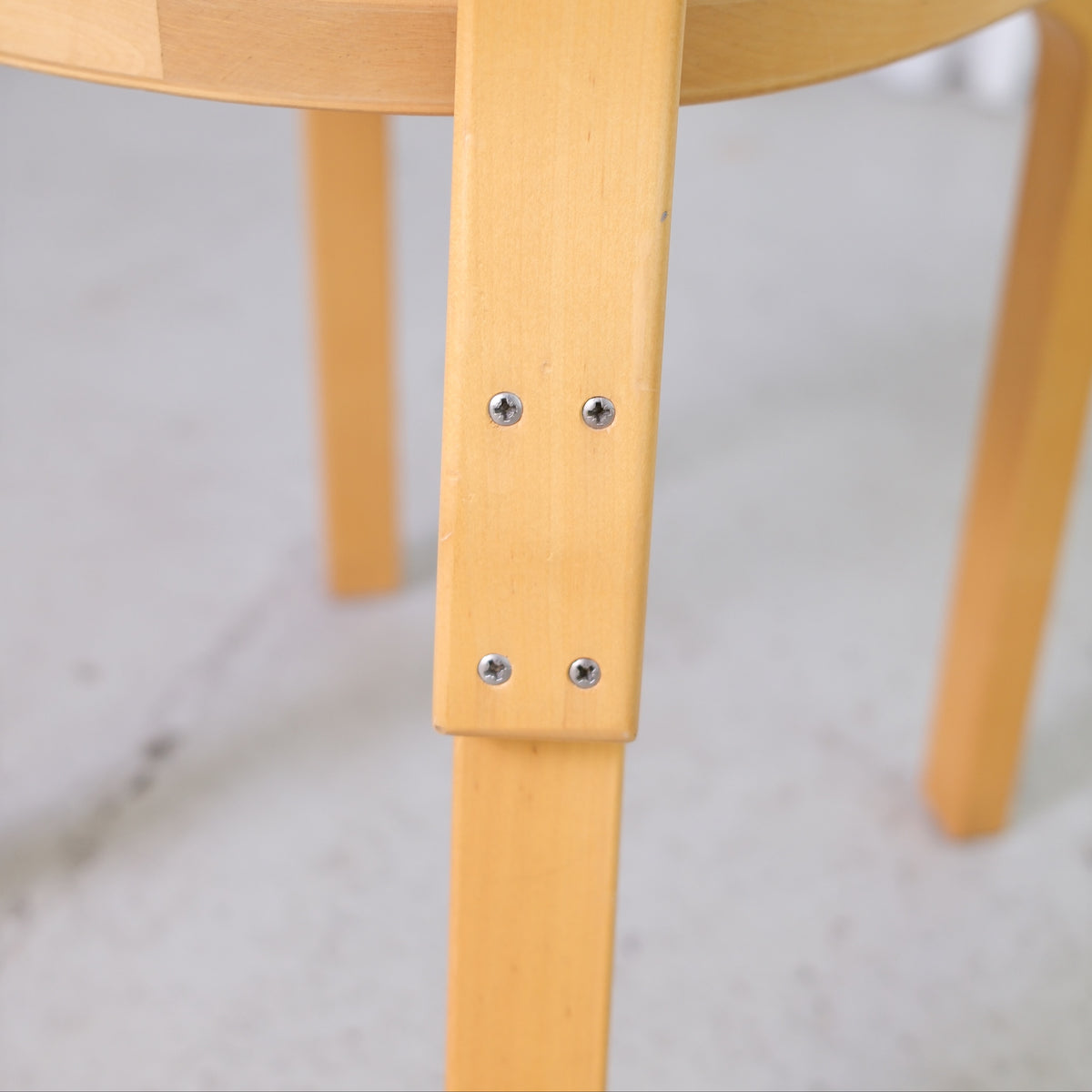 Artek tuoli 69, koivu – Alvar Aalto