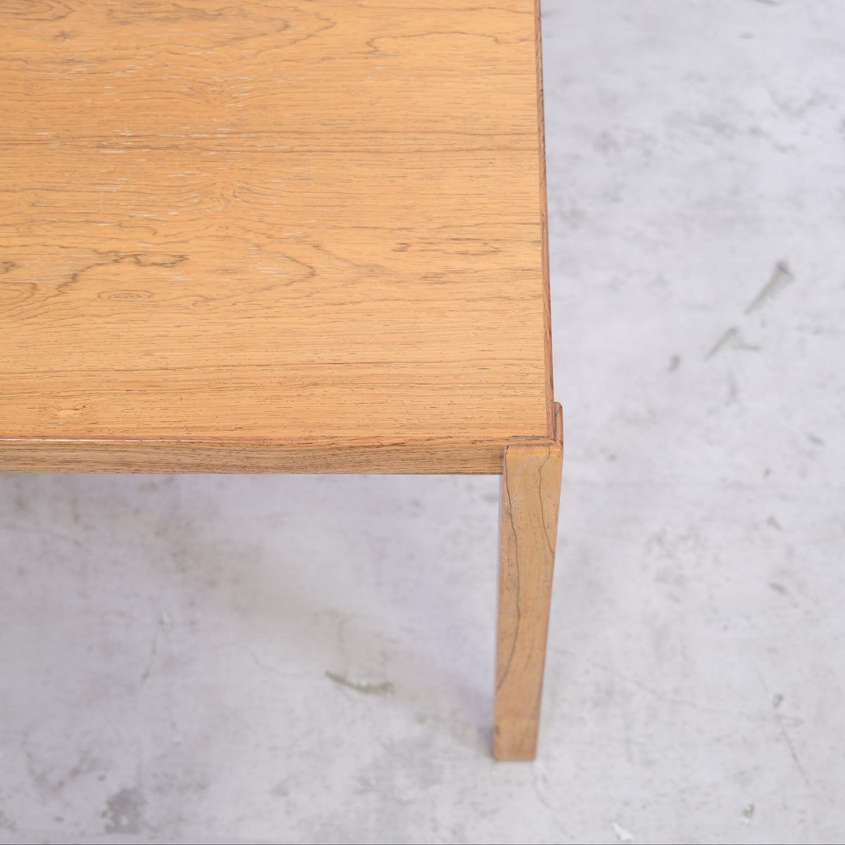 Vintage-palisanterinen sohvapöytä, 90 × 90 cm