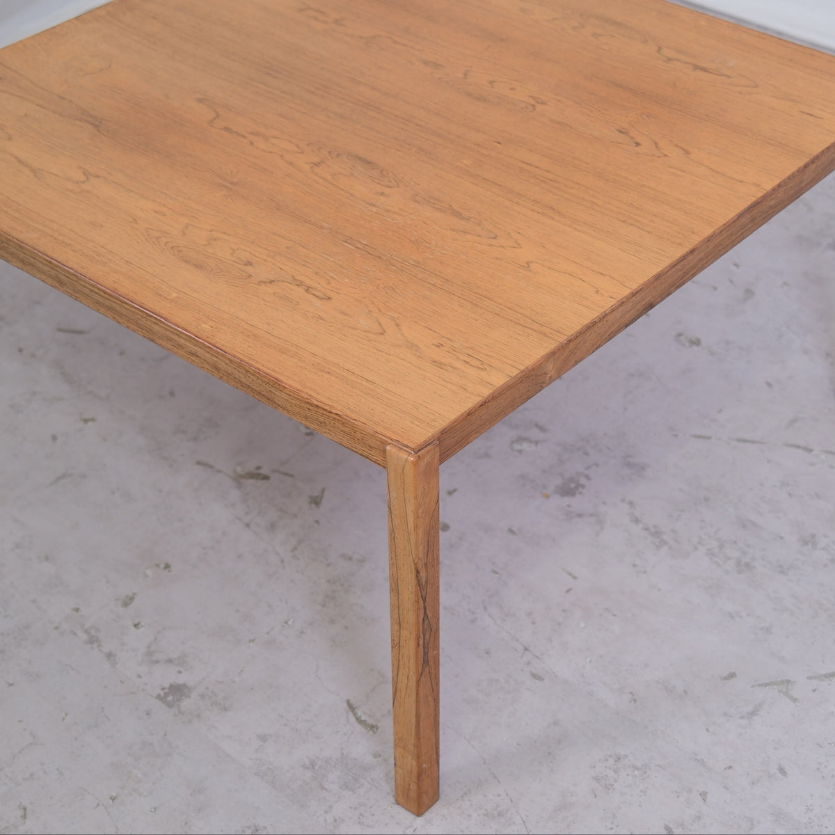 Vintage-palisanterinen sohvapöytä, 90 × 90 cm