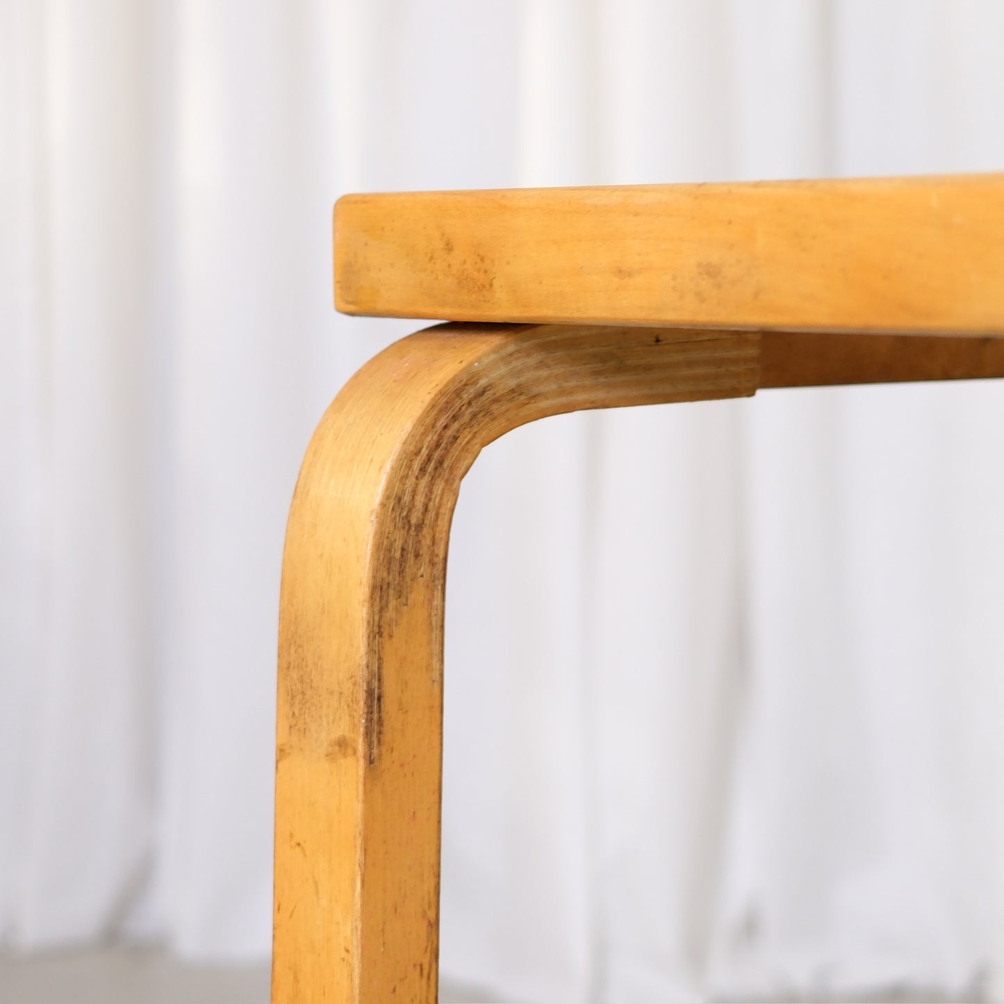 Artek DL81C taittopöytä, punainen linoleumi – Alvar Aalto