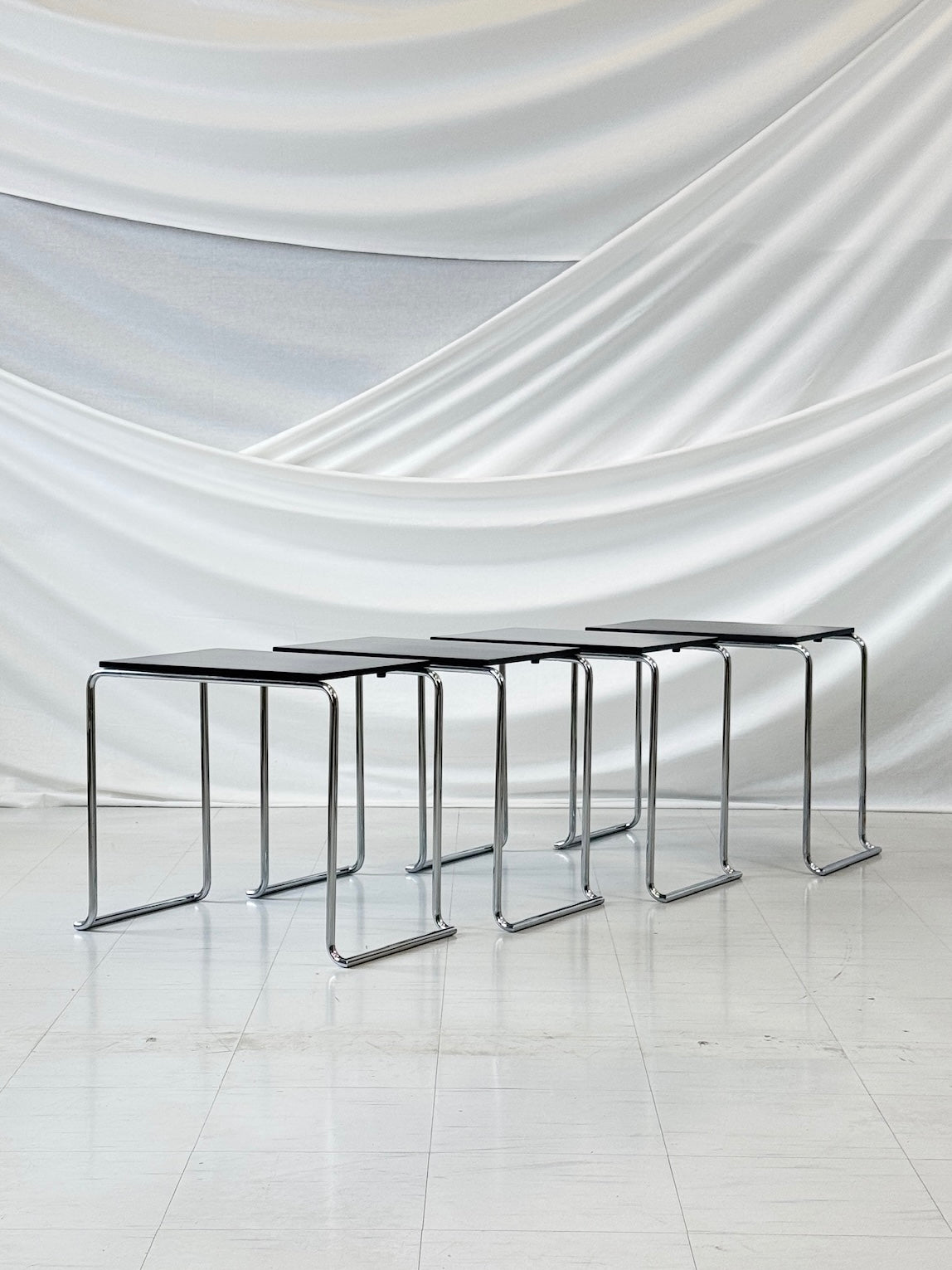 Artek Paimio 806 side table by Alvar Aalto