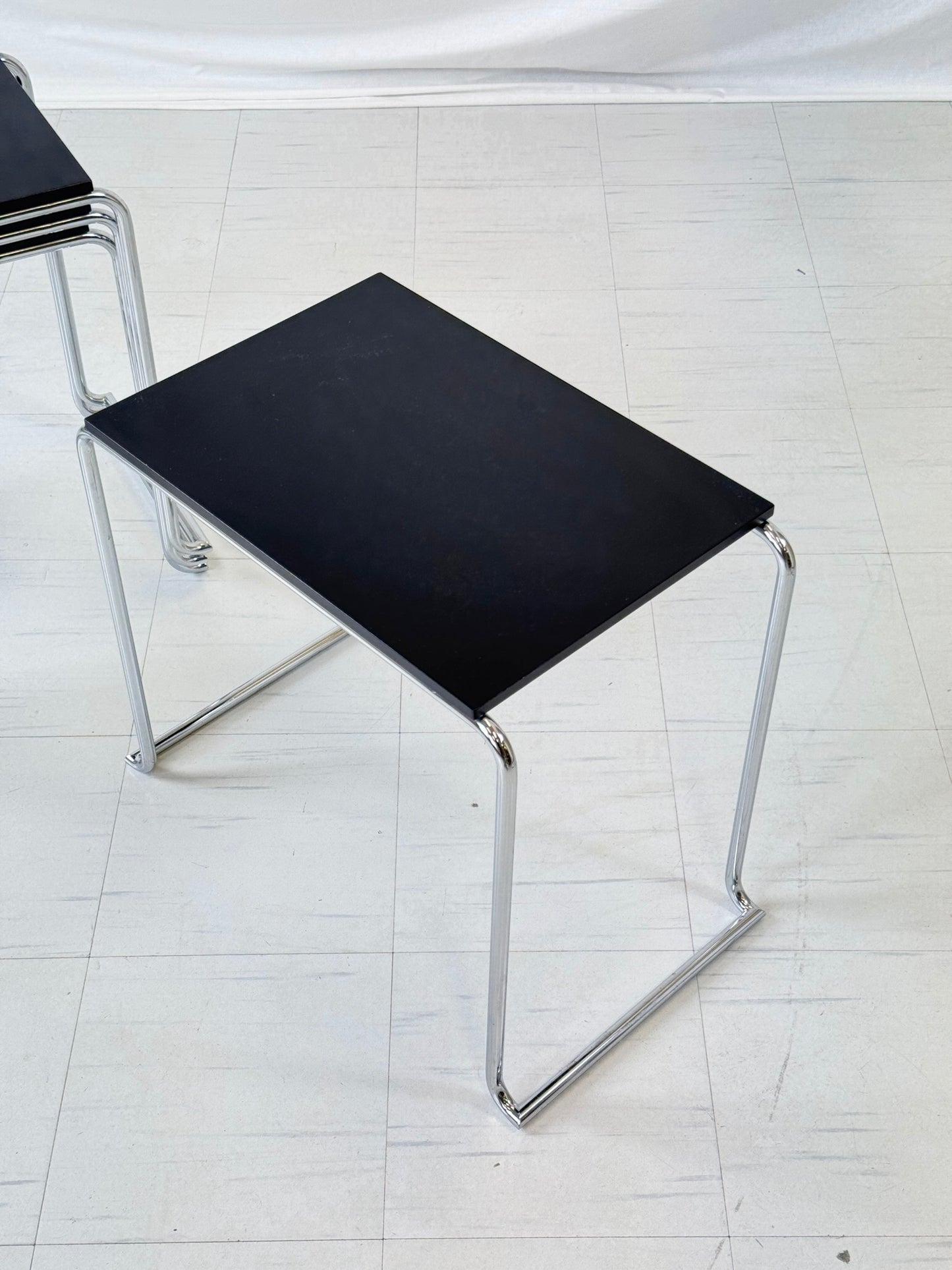 Artek Paimio 806 side table by Alvar Aalto