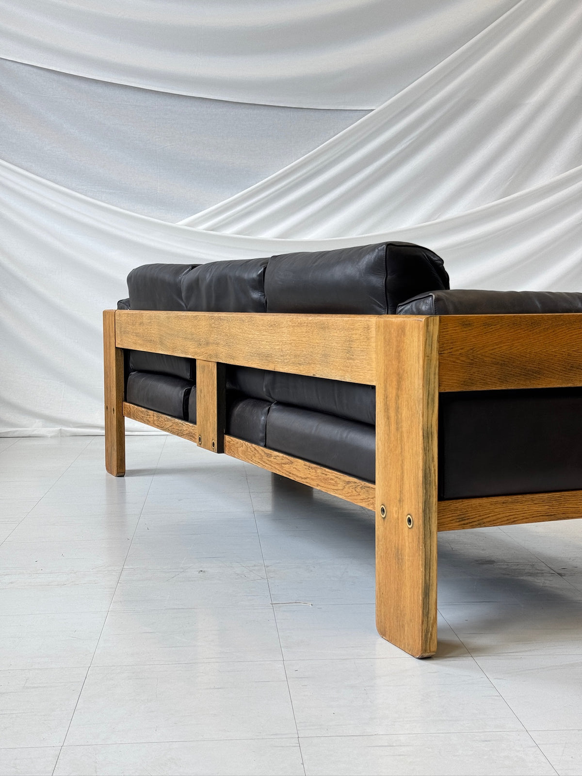 Tobia Scarpa Bastiano -sohva, valmistaja Haimi