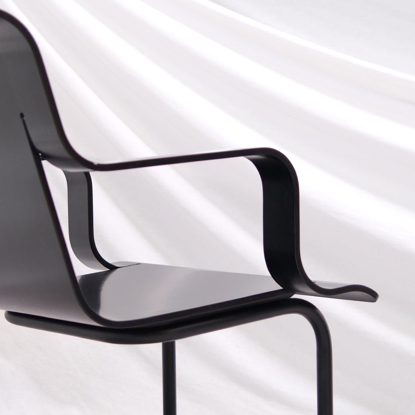 Alvar Aalto Artek Chair 26 - Black