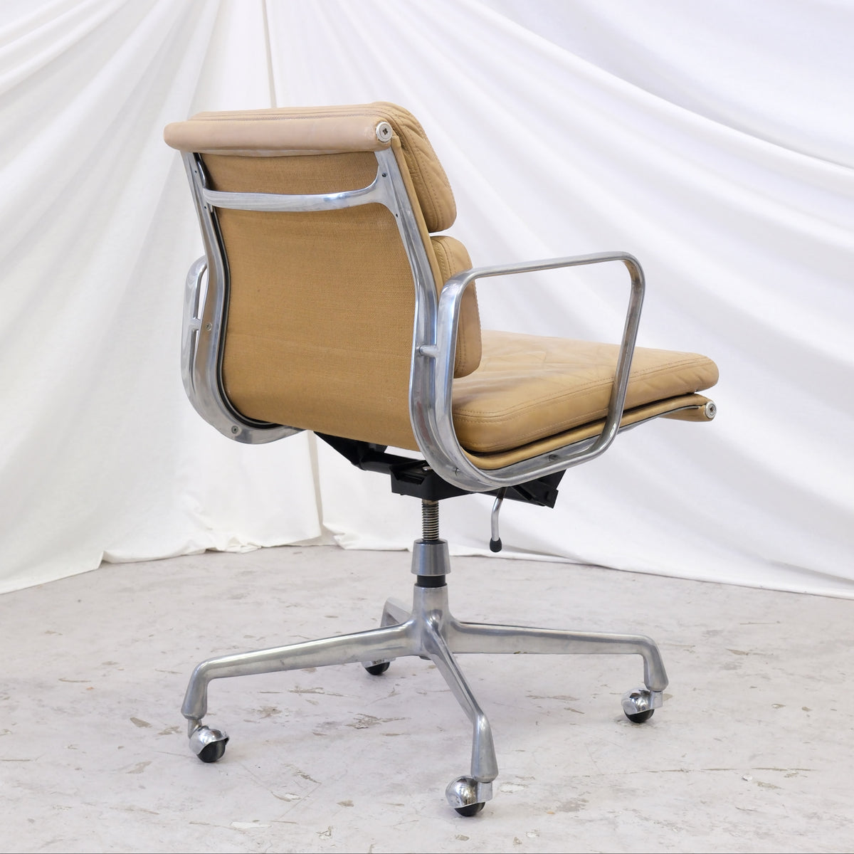 Charles & Ray Eames Soft Pad Chair in Beige Leather