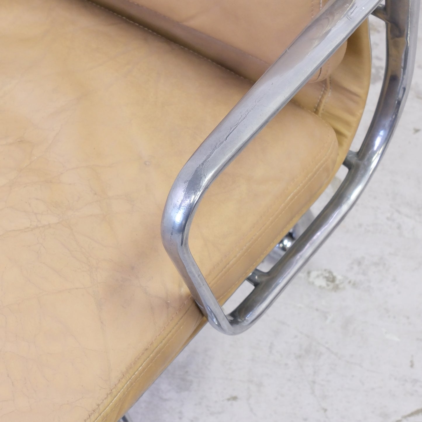 Charles & Ray Eames Soft Pad Chair in Beige Leather