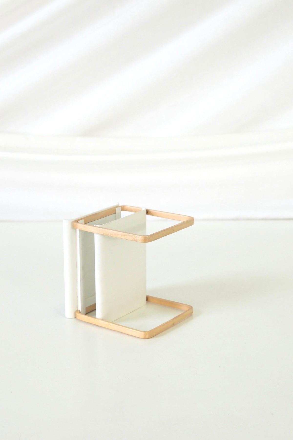 Artek – Alvar Aalto 100th Anniversary Miniature Paimio Table (1:5)
