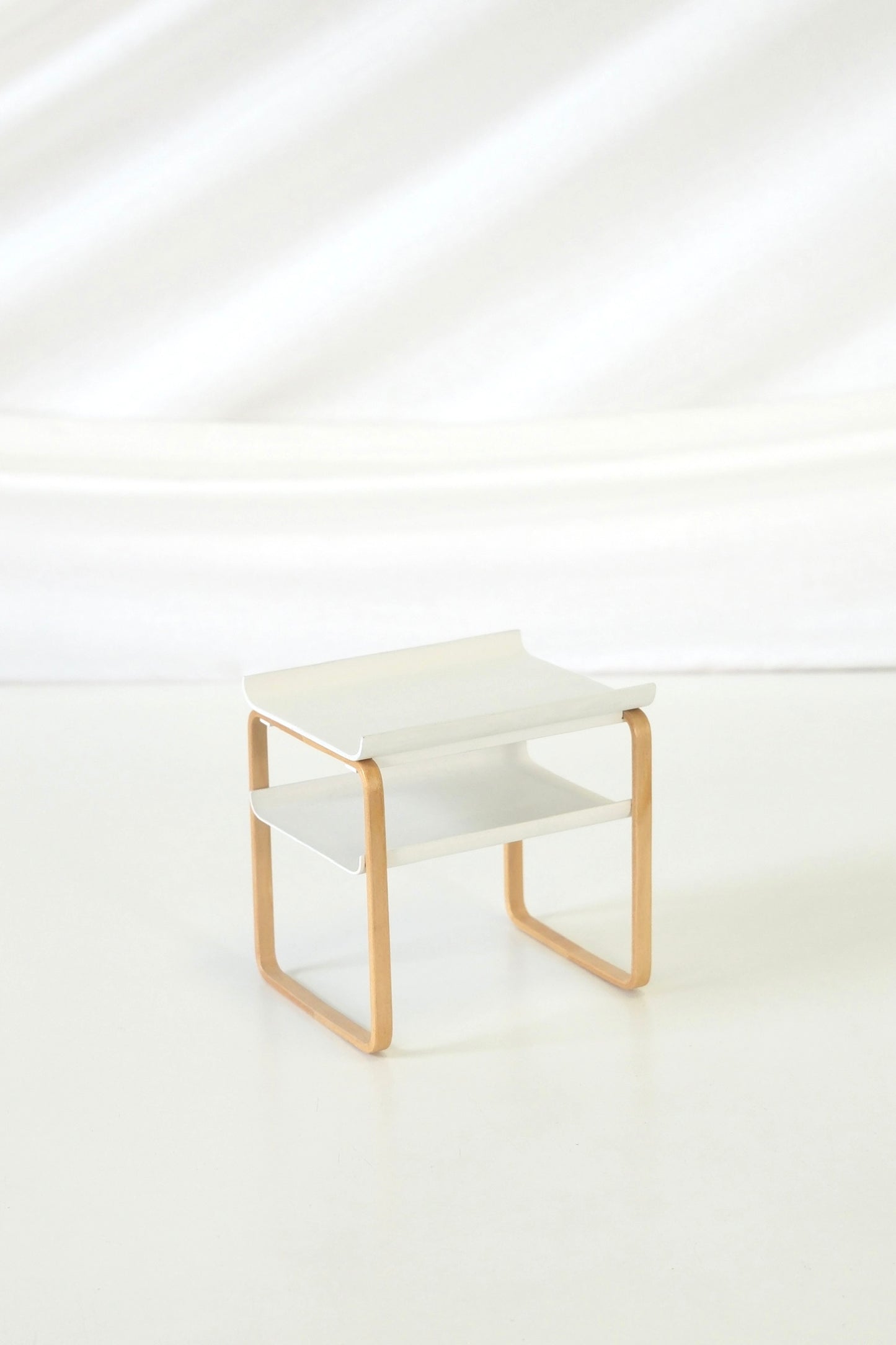 Artek – Alvar Aalto 100th Anniversary Miniature Paimio Table (1:5)