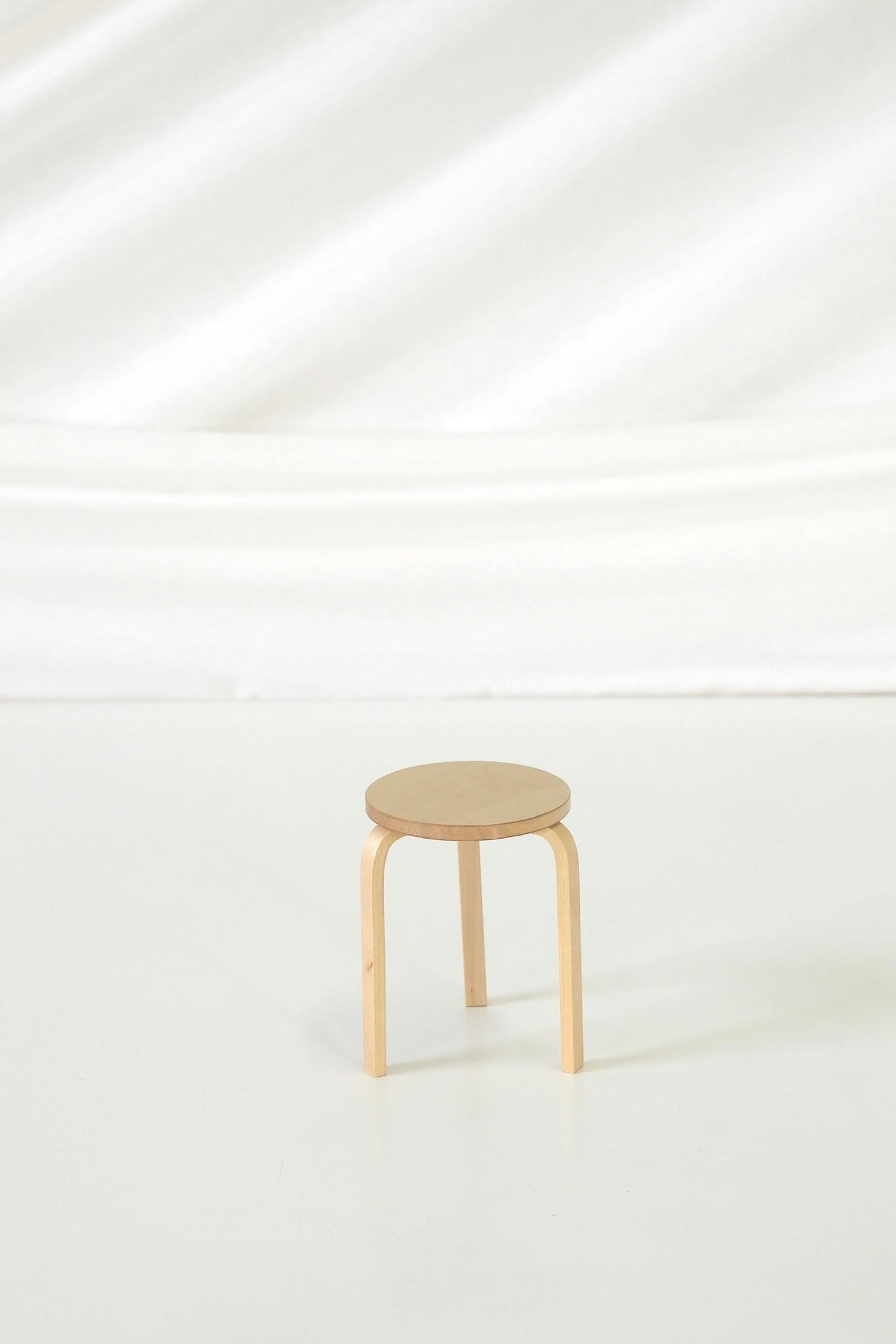 Artek – Alvar Aalto 100th Anniversary Miniature Classic Stool (1:5)