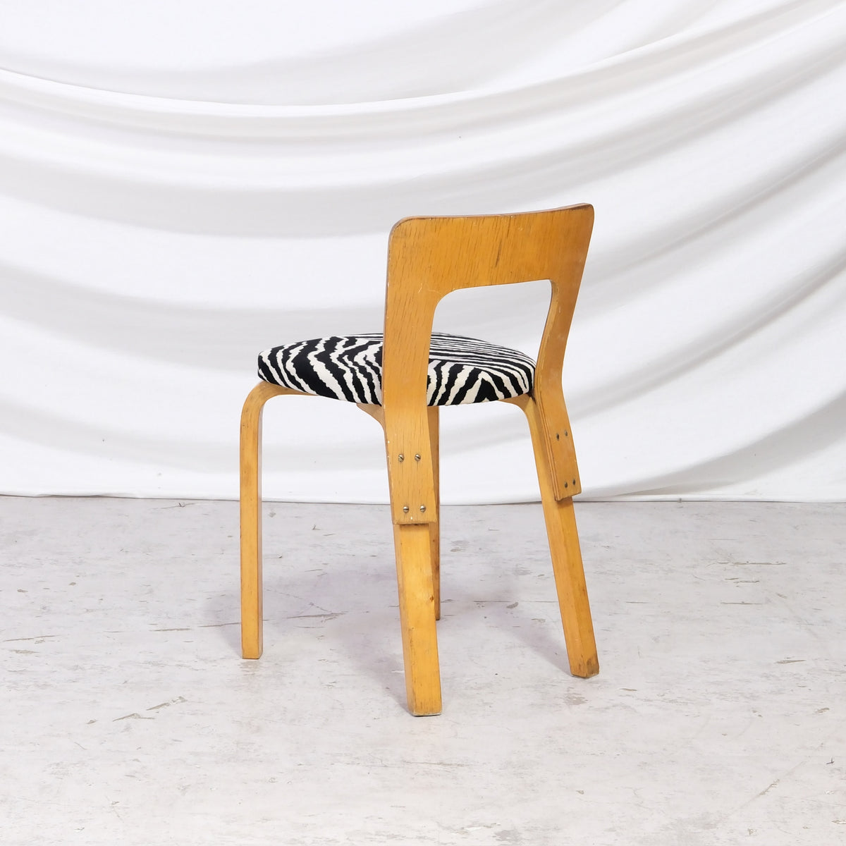 Artek A65 tuolit, Zebra-verhoilu, 1950-luku