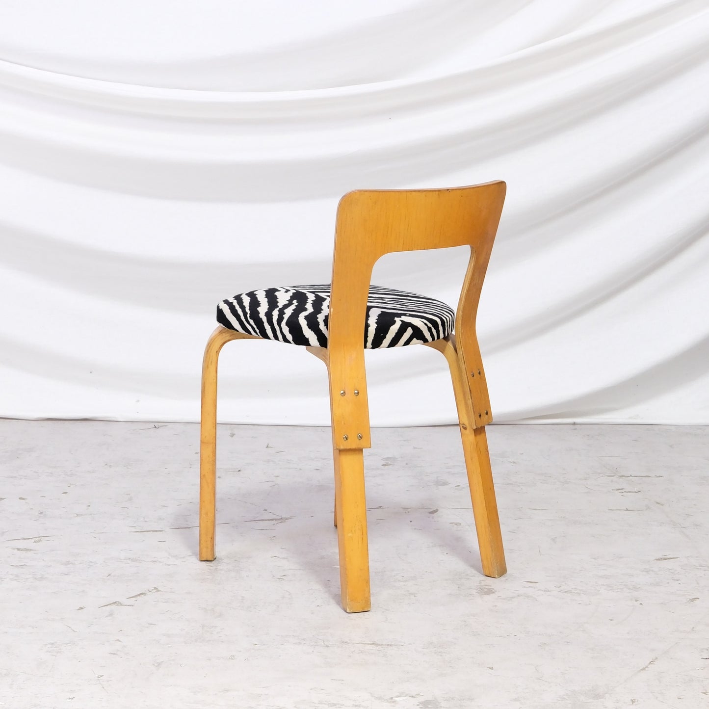 Artek A65 tuolit, Zebra-verhoilu, 1950-luku
