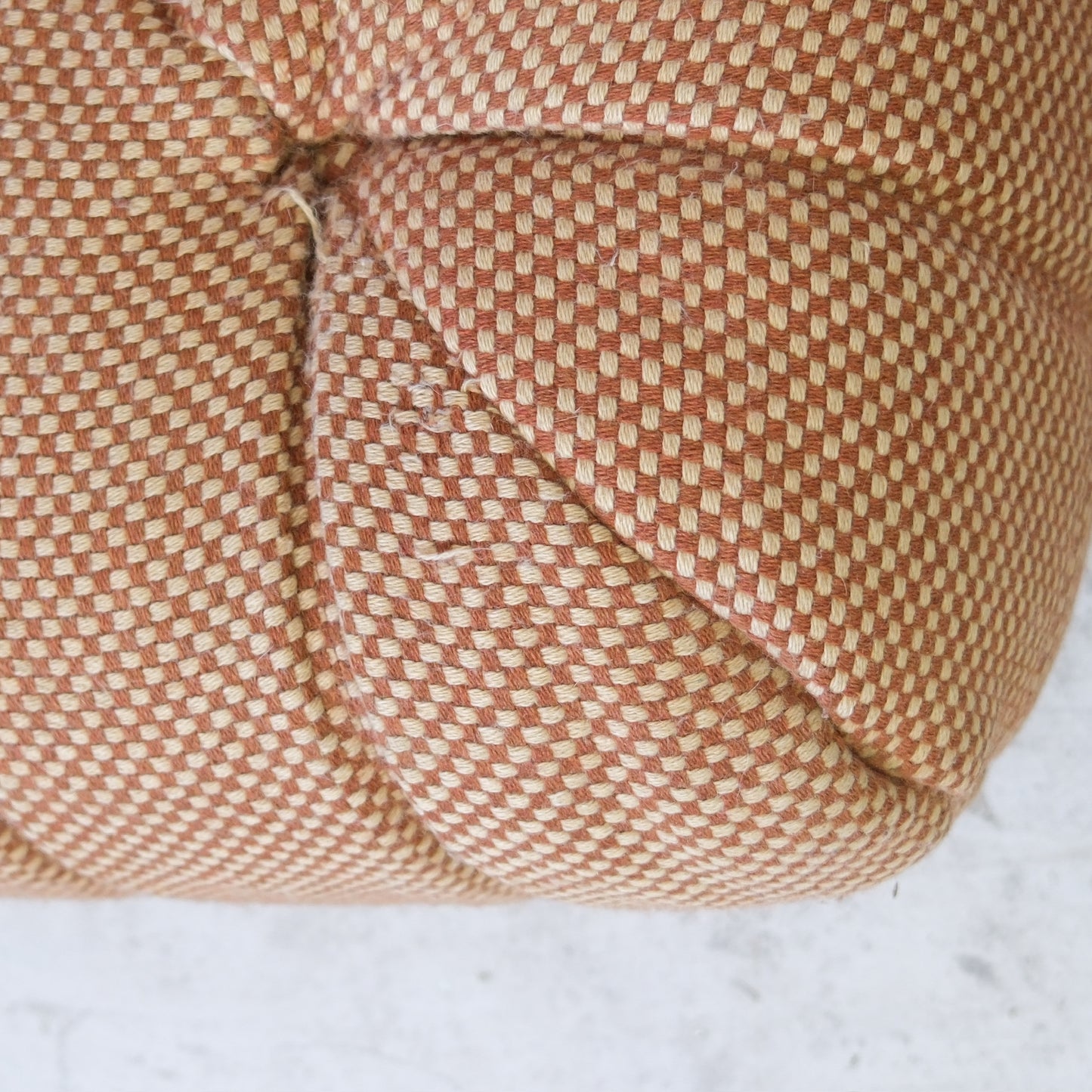 Ligne Roset Togo -kokonaisuus, ruskea villakangas – Michel Ducaroy