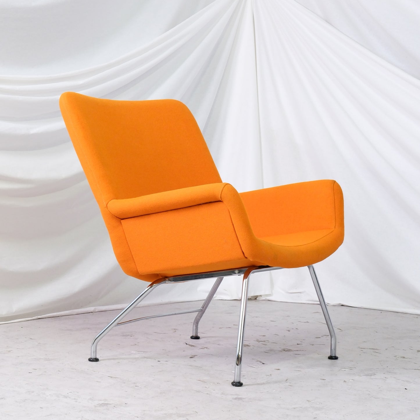 Yrjö Kukkapuro Moderno L-23 Chair for Lepo Product Oy - Orange