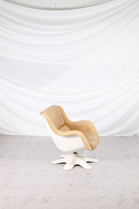 Yrjö Kukkapuro 418 "Pikku Karuselli" Lounge Chair Nougat Leather