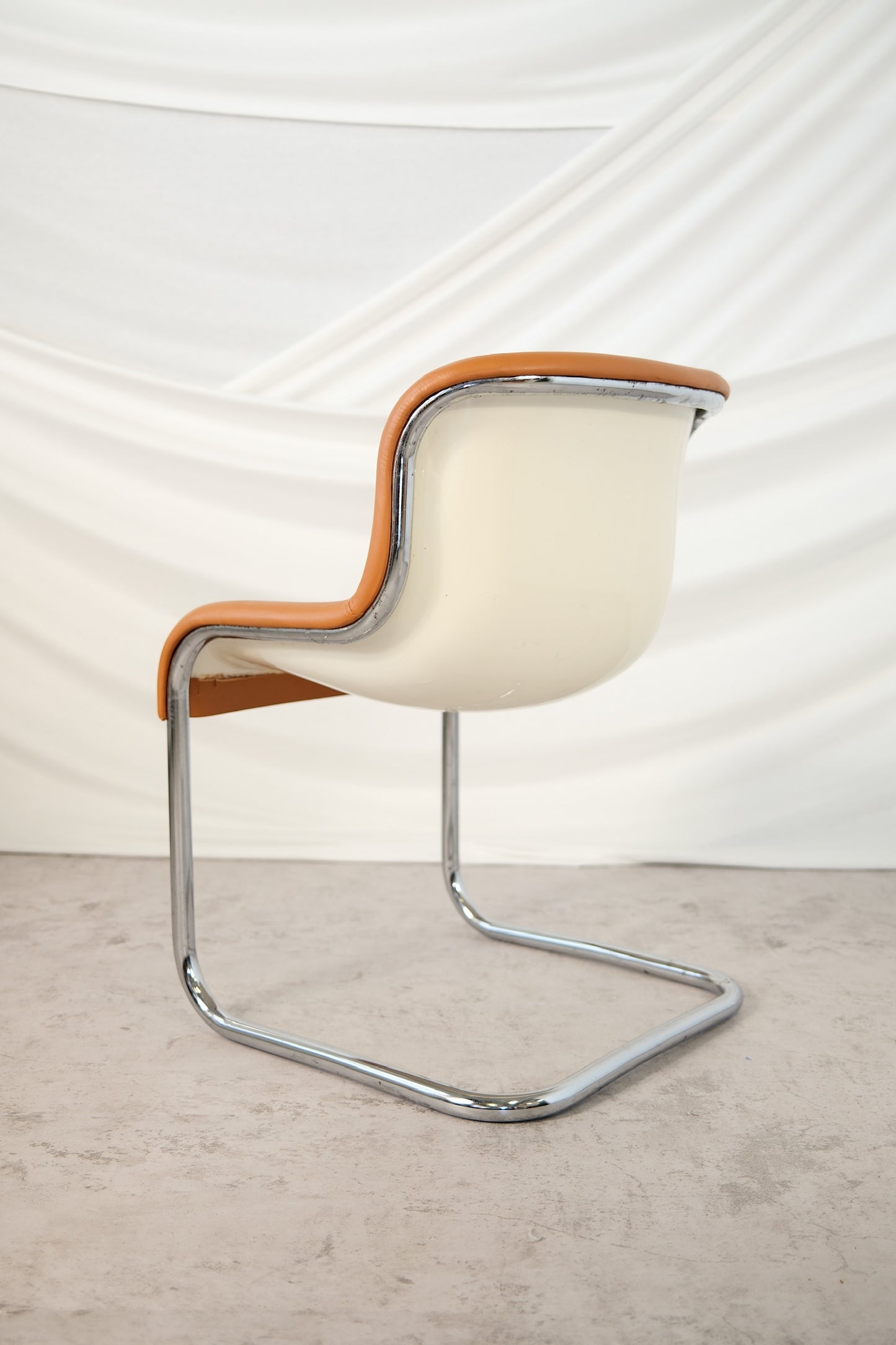 Esko Pajamies Elefantti-tuolit, 1960-luku