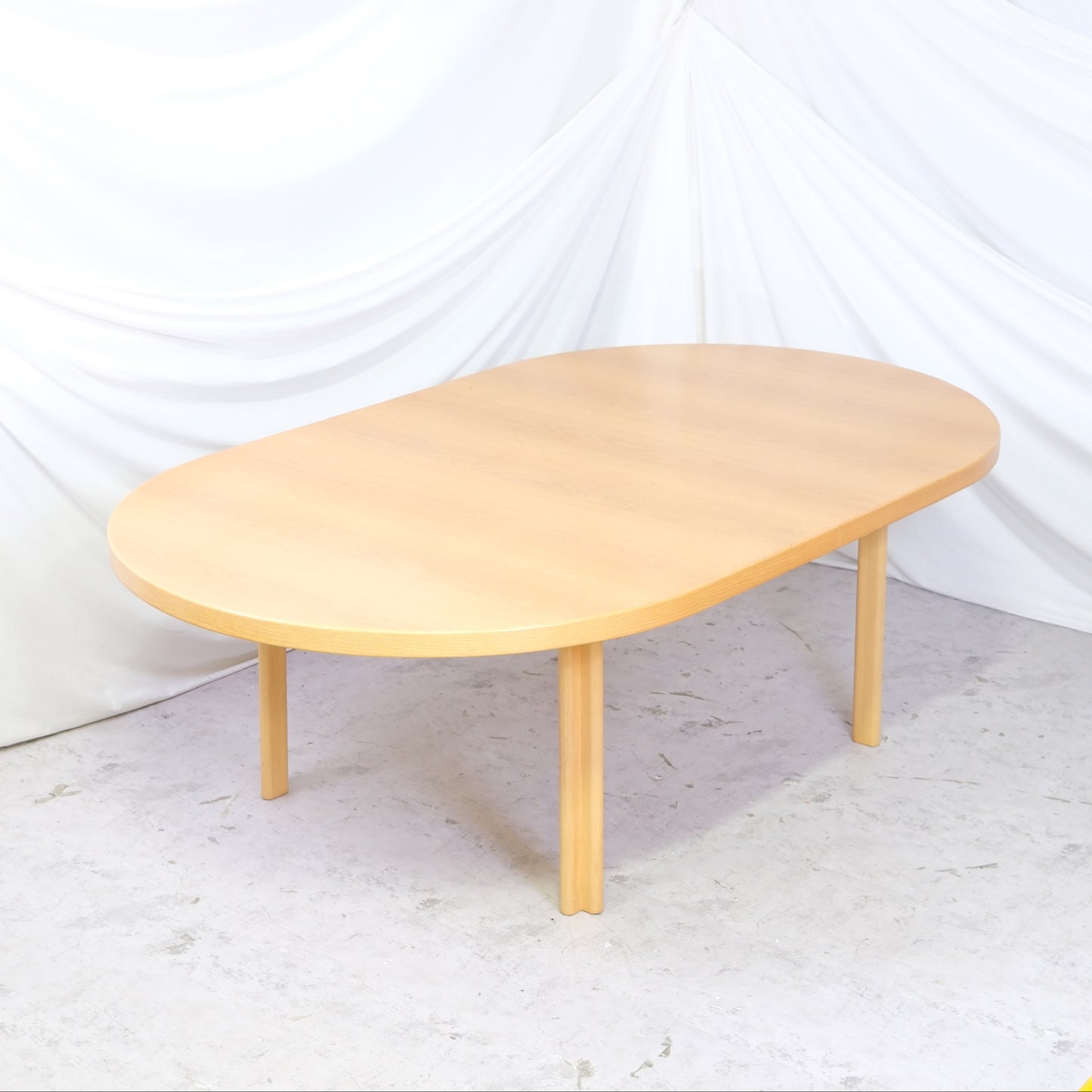 Artek suuri saarnipöytä HL2-jaloilla – Alvar Aalto, tilaustuote