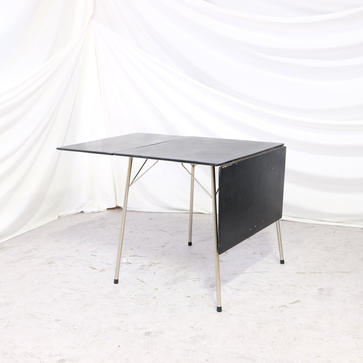 Fritz Hansen malli 3601 taittopöytä – Arne Jacobsen, 1950-luku