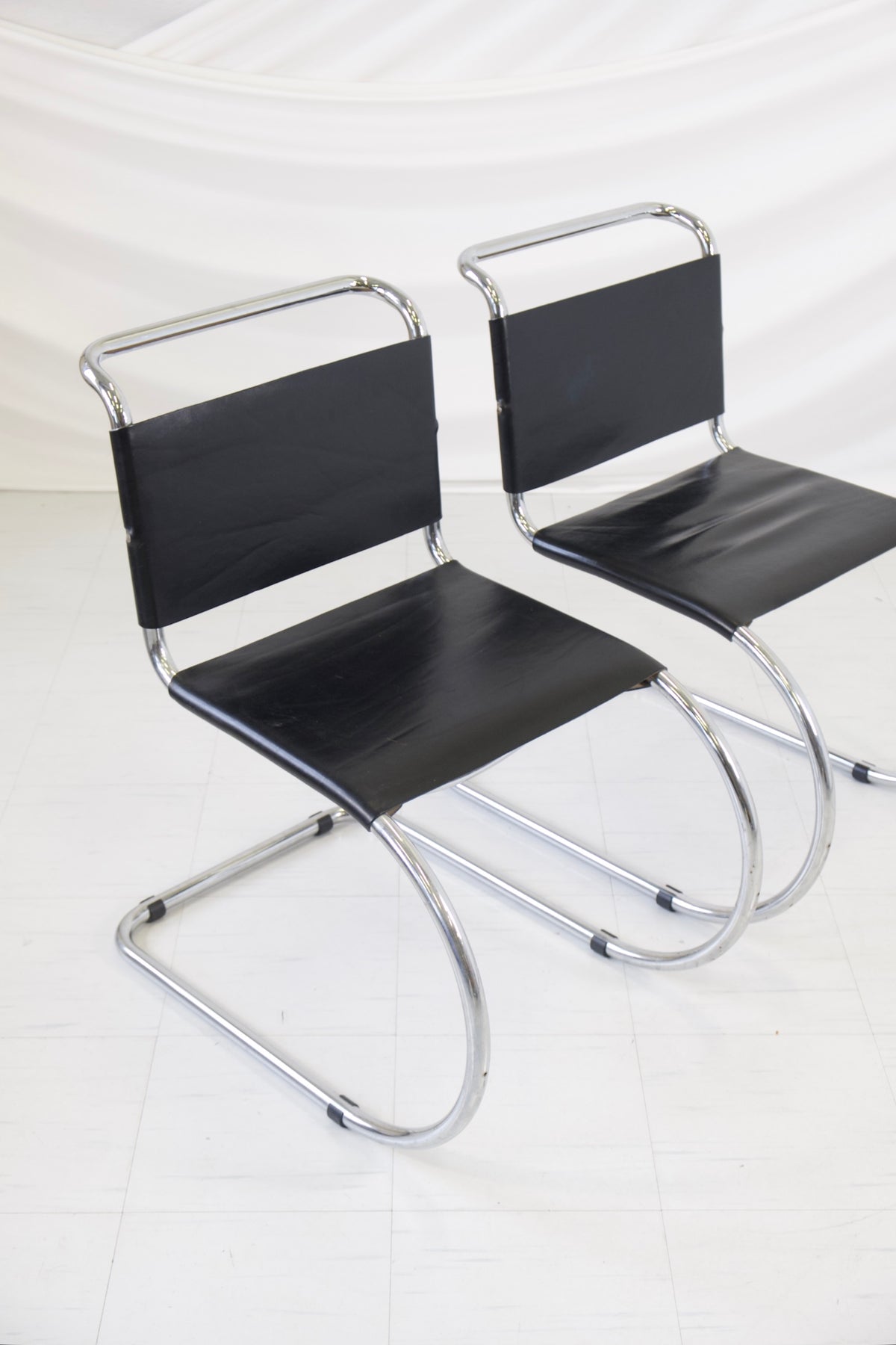 MR10-tuolit – Ludwig Mies van der Rohe, 4 kpl