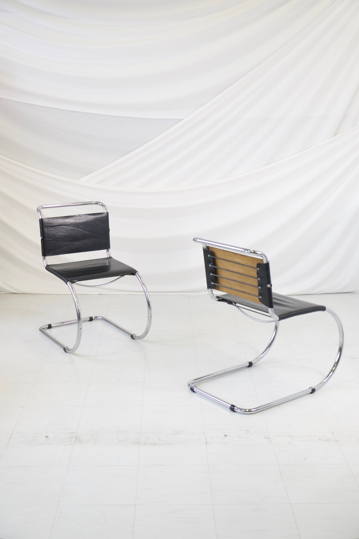 MR10-tuolit – Ludwig Mies van der Rohe, 4 kpl
