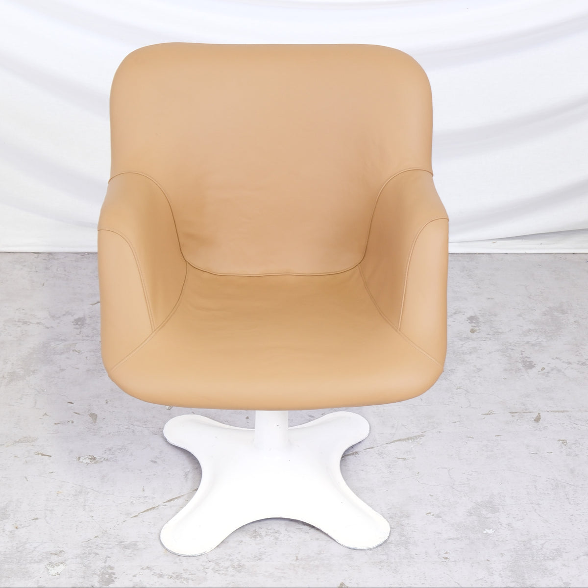 Yrjö Kukkapuro Junior 416 -tuoli, beige nahka, valmistaja Haimi