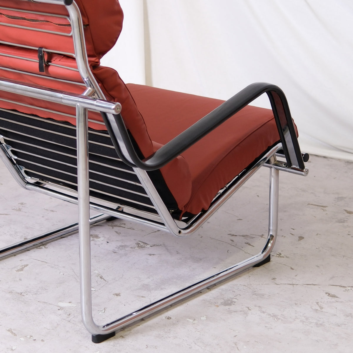 Yrjö Kukkapuro Remmi Lounge Chair - Terracotta leather