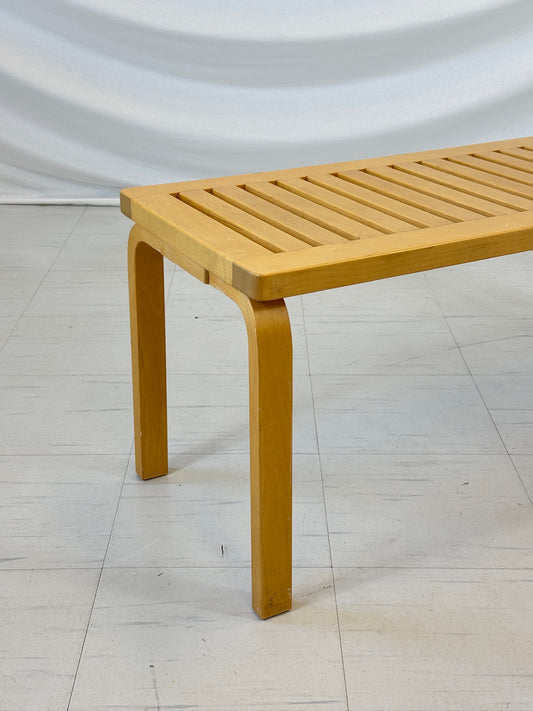 Artek 153A -penkki