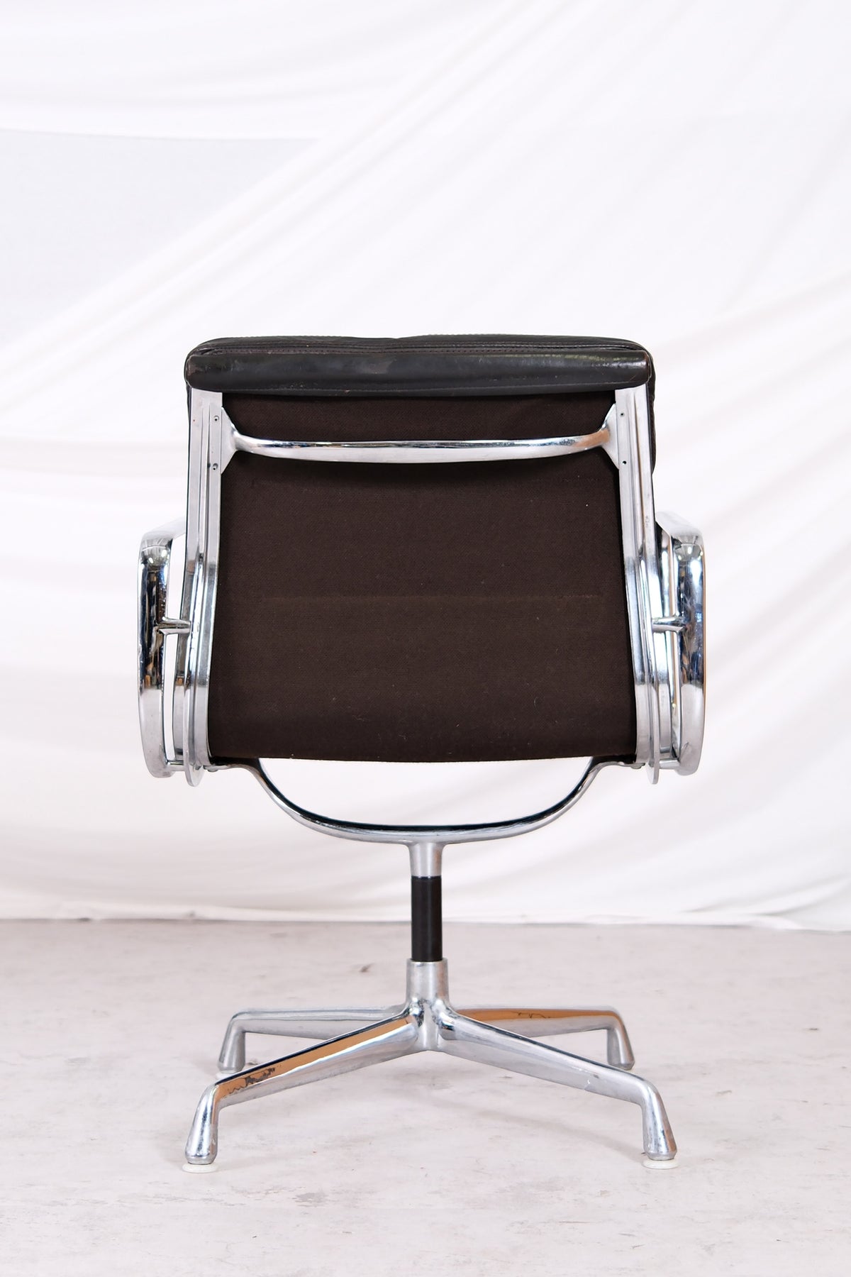 Charles & Ray Eames EA208 Soft Pad Chair for Herman Miller
