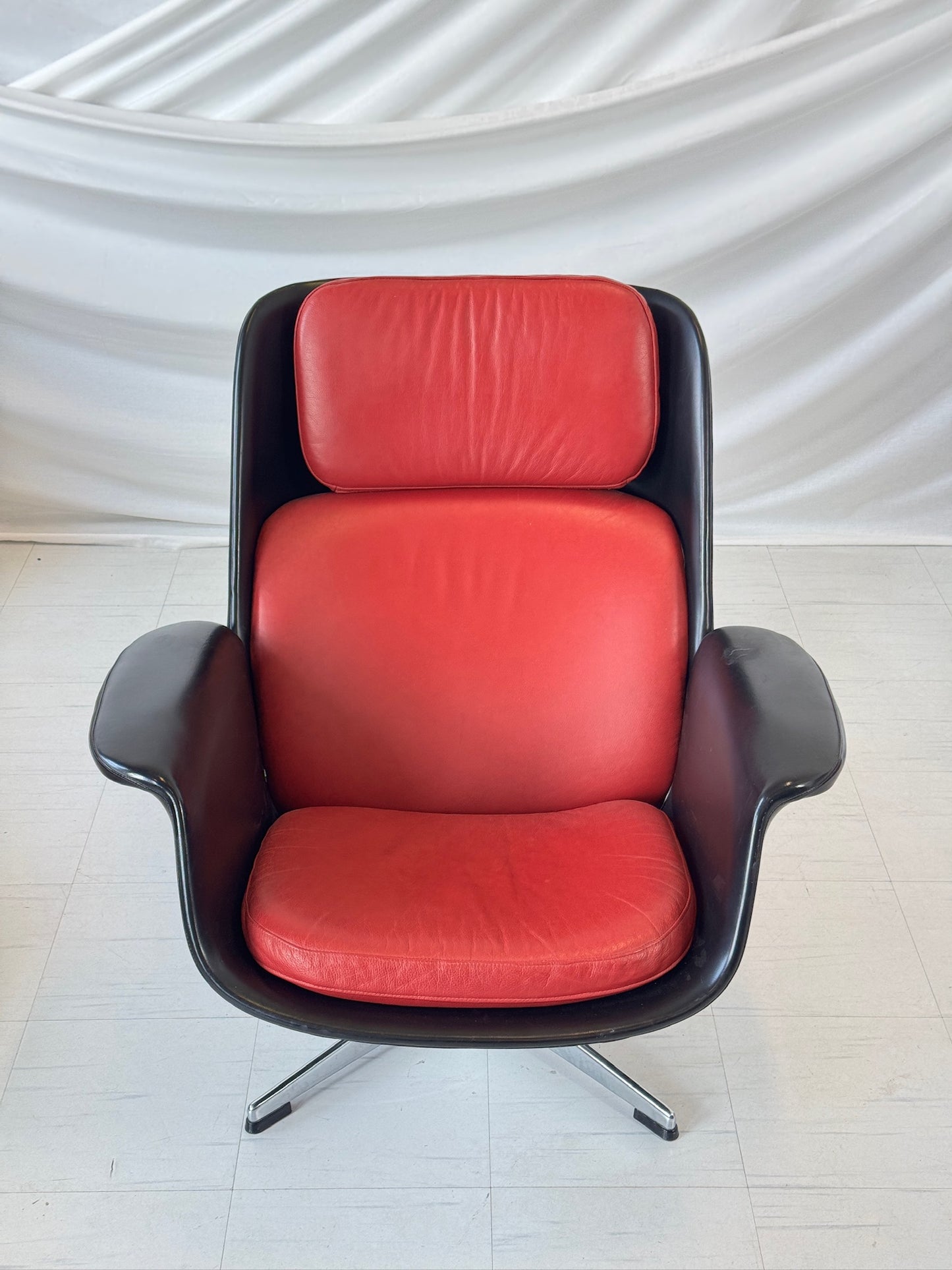 Olli Borg “Rondo” Lounge Chair 1960s