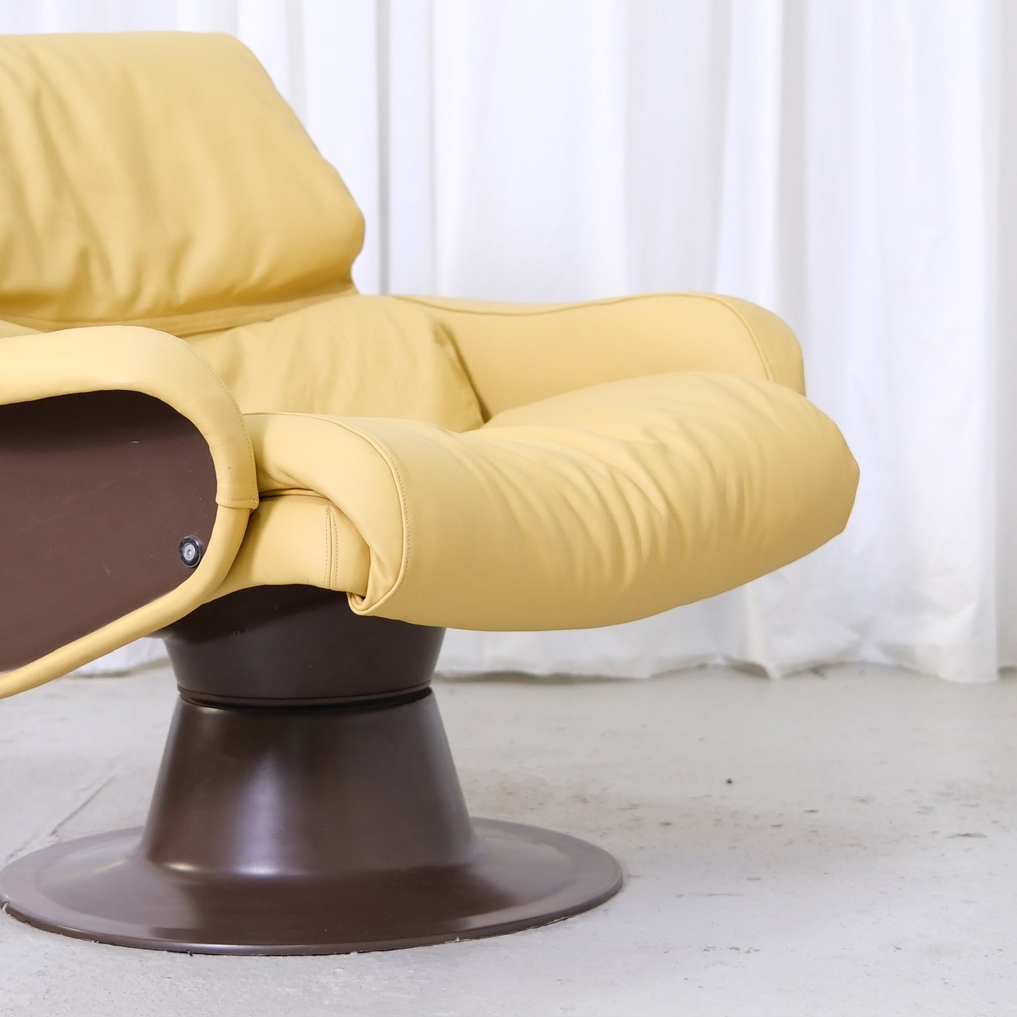 Vintage Yrjö Kukkapuro Saturnus Lounge Chair in Yellow Leather