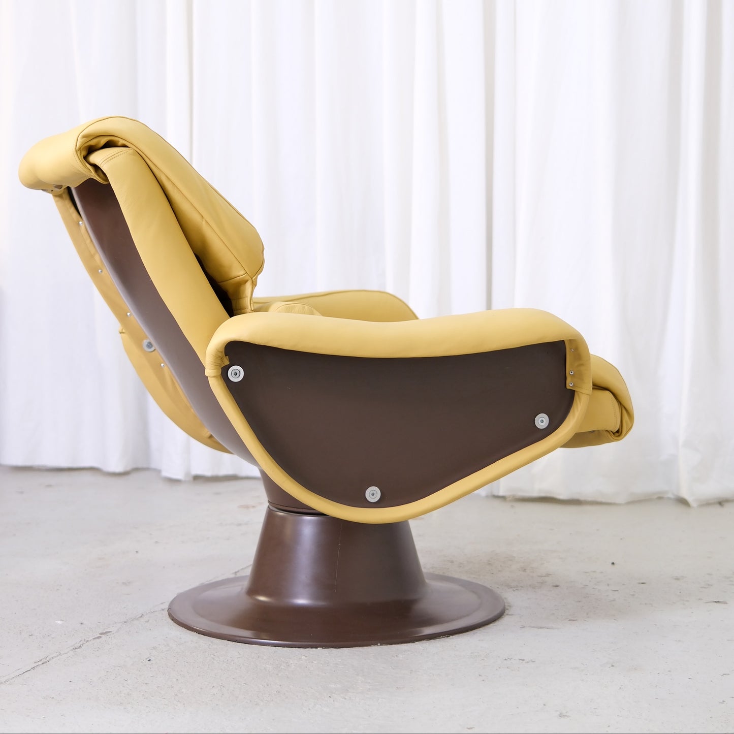 Vintage Yrjö Kukkapuro Saturnus Lounge Chair in Yellow Leather