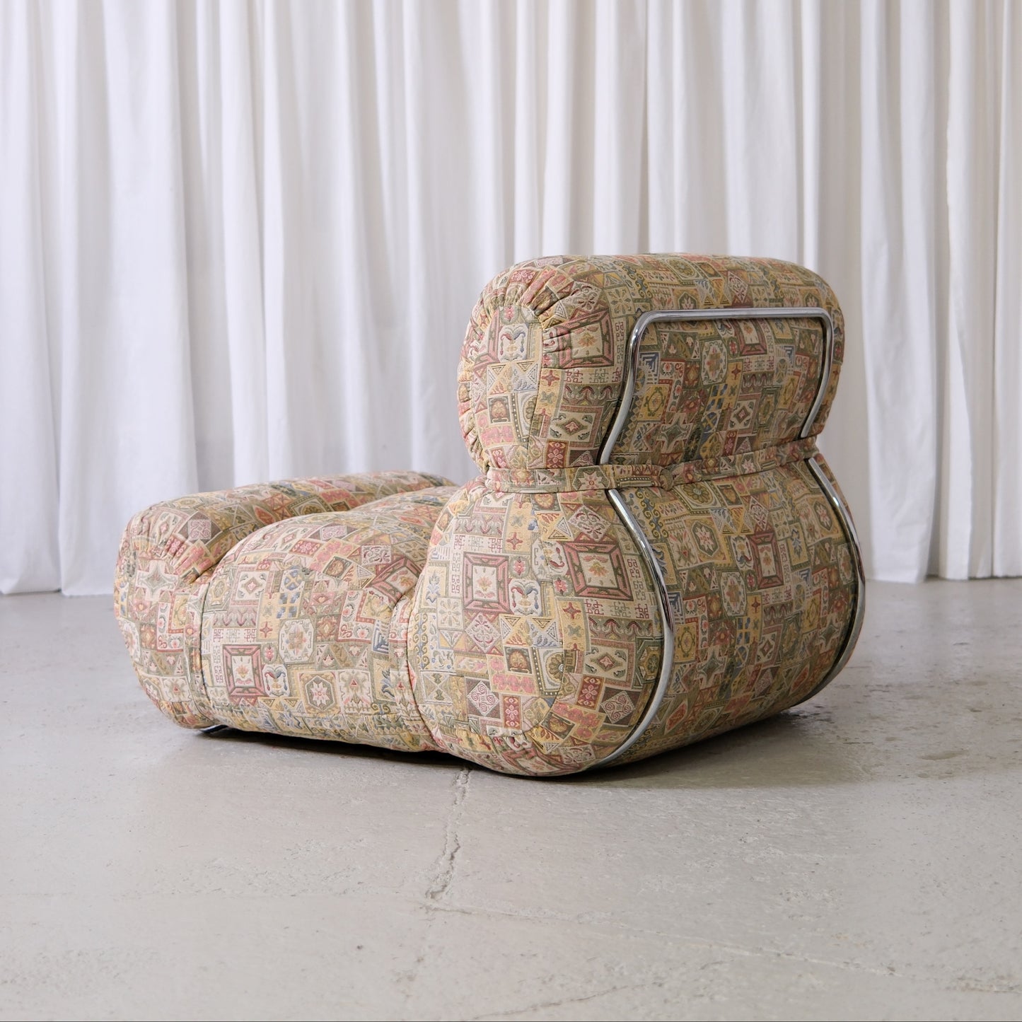 Italialainen modulaarinen lepotuoli, kuviollinen kangas