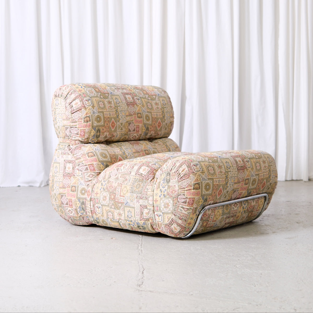 Italialainen modulaarinen lepotuoli, kuviollinen kangas