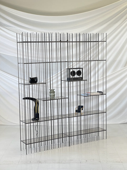 Metrica-kirjahylly – Cntrlzak Studio