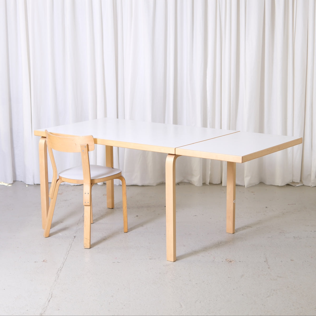 Artek suuri taittopöytä – Alvar Aalto