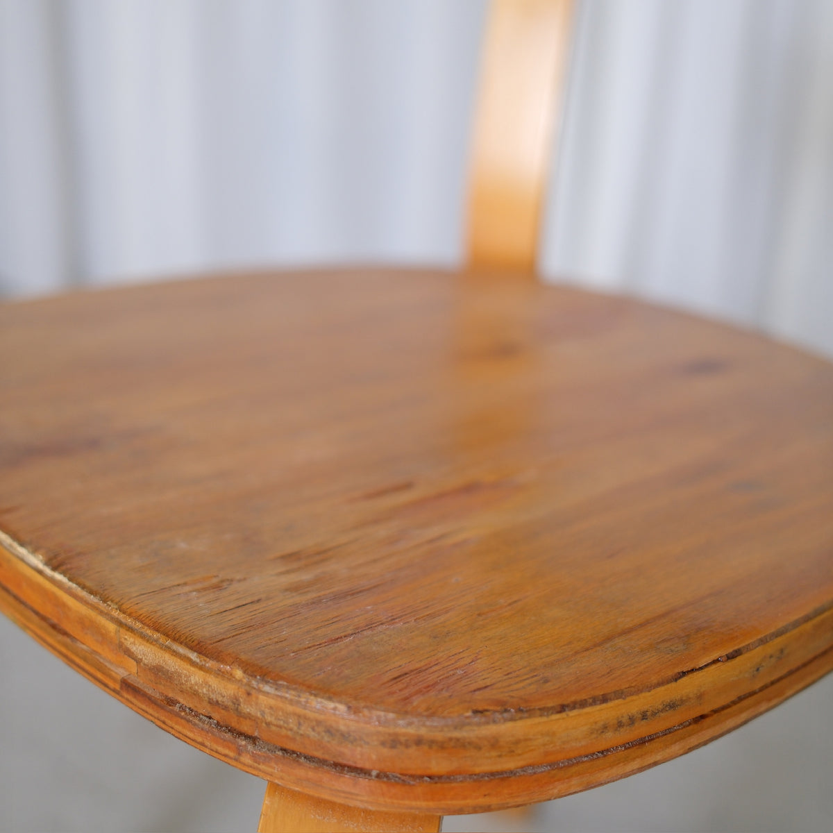 Alvar Aalto 69 Sandwich -tuolit, valmistaja Artek, 1930-luku