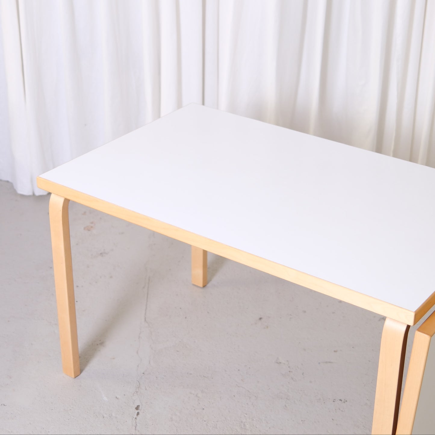 Artek suuri taittopöytä – Alvar Aalto