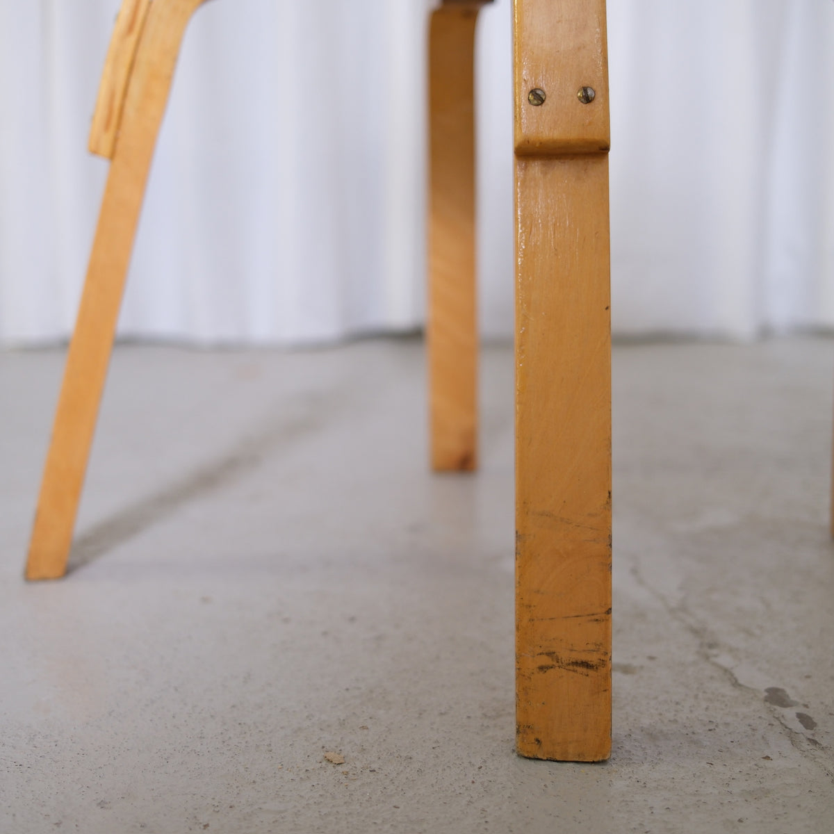 Alvar Aalto 69 Sandwich -tuolit, valmistaja Artek, 1930-luku