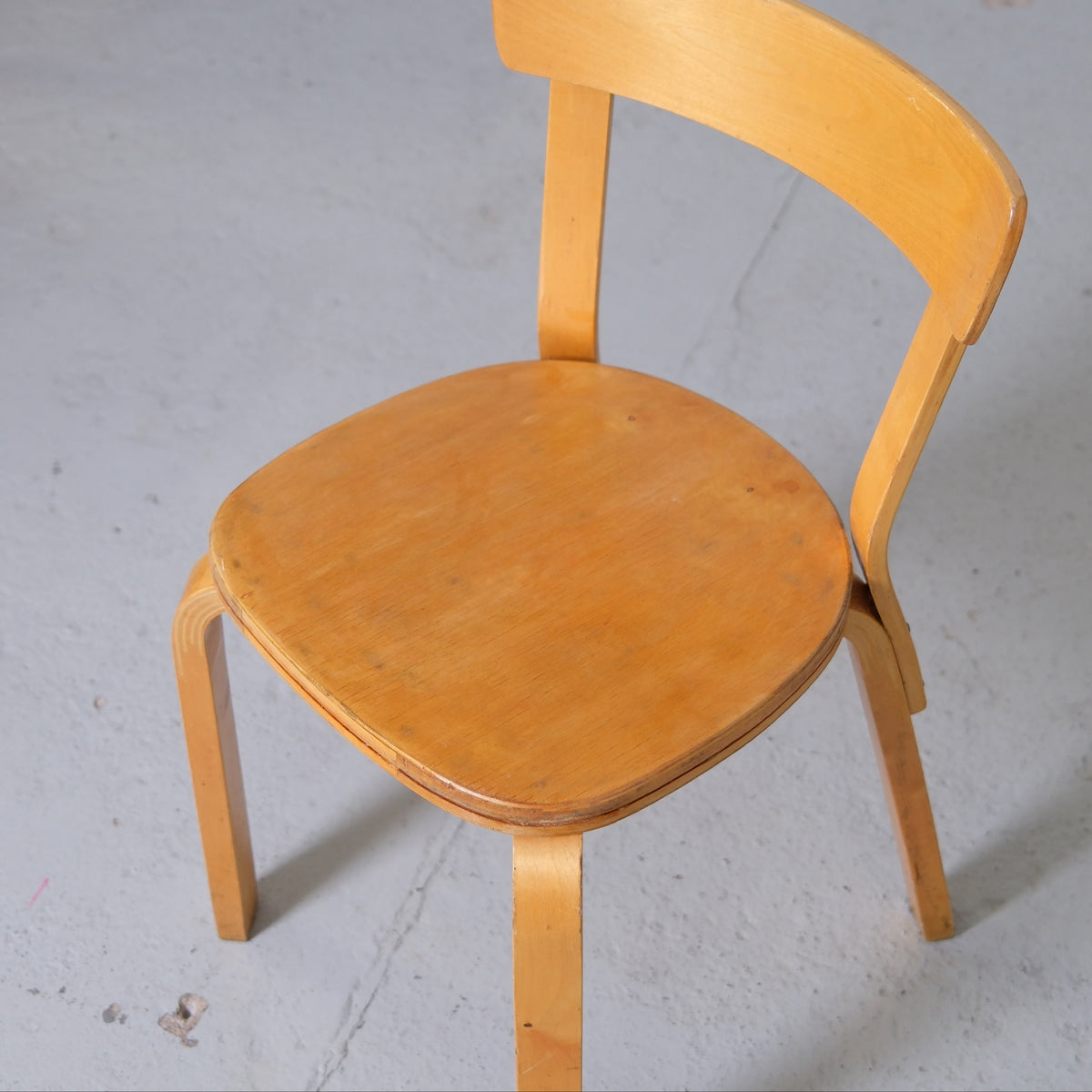 Alvar Aalto 69 Sandwich -tuolit, valmistaja Artek, 1930-luku