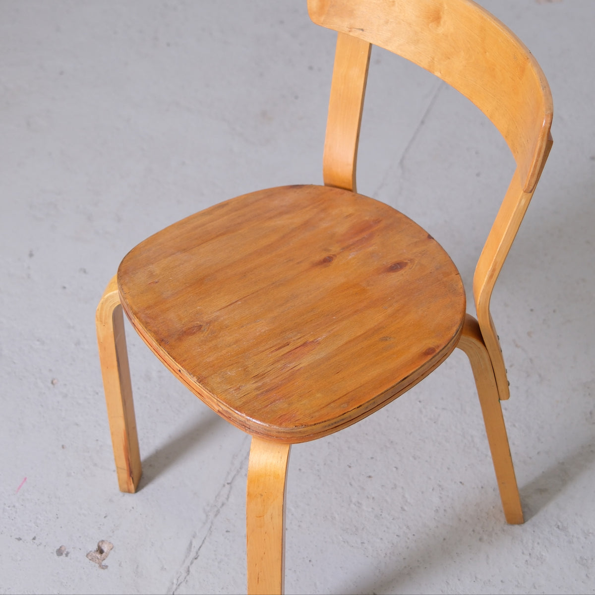 Alvar Aalto 69 Sandwich -tuolit, valmistaja Artek, 1930-luku