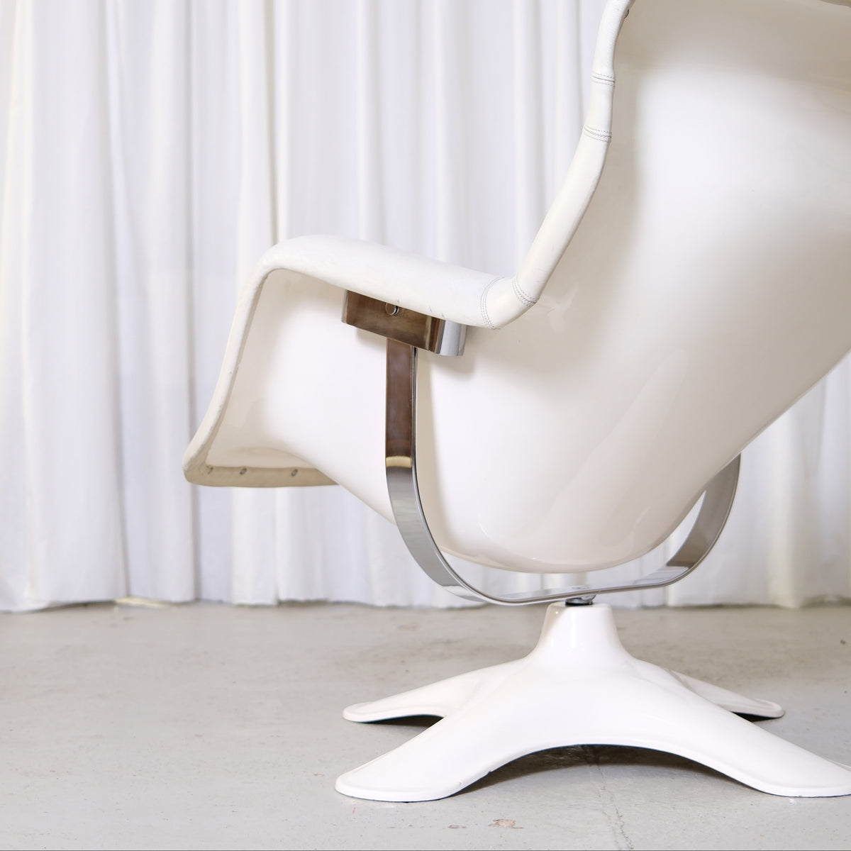 Yrjö Kukkapuro Karuselli Lounge Chair by Avarte