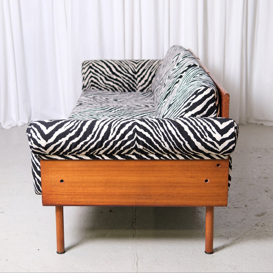 Yrjö Kukkapuro Ateljee Sofa in Zebra Upholstery