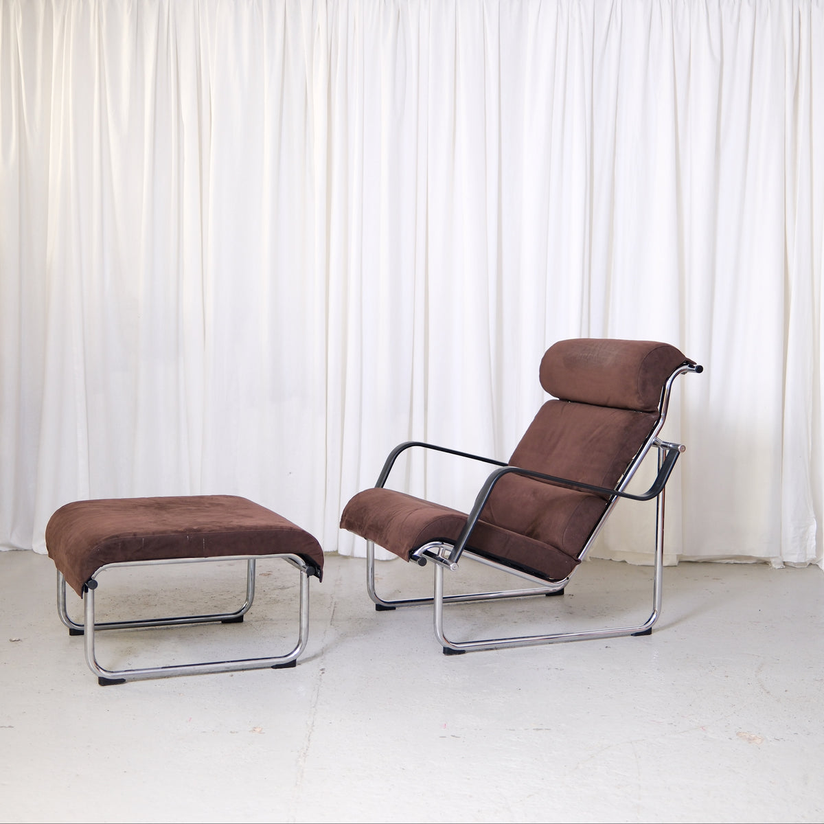 Yrjö Kukkapuro Remmi Lounge Chair with Ottoman in Brown Alcantara