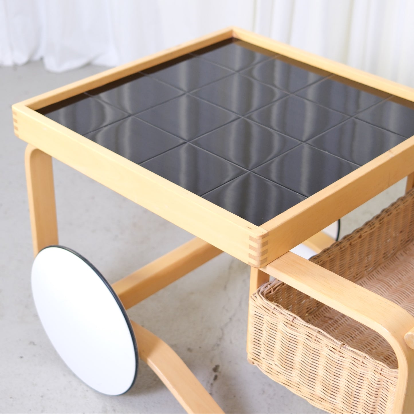 Artek 900 Tea Trolley with Black Ceramic Tiles