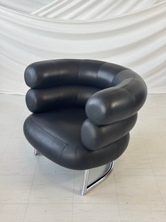Eileen Gray Bibendum -lepotuoli, musta nahka