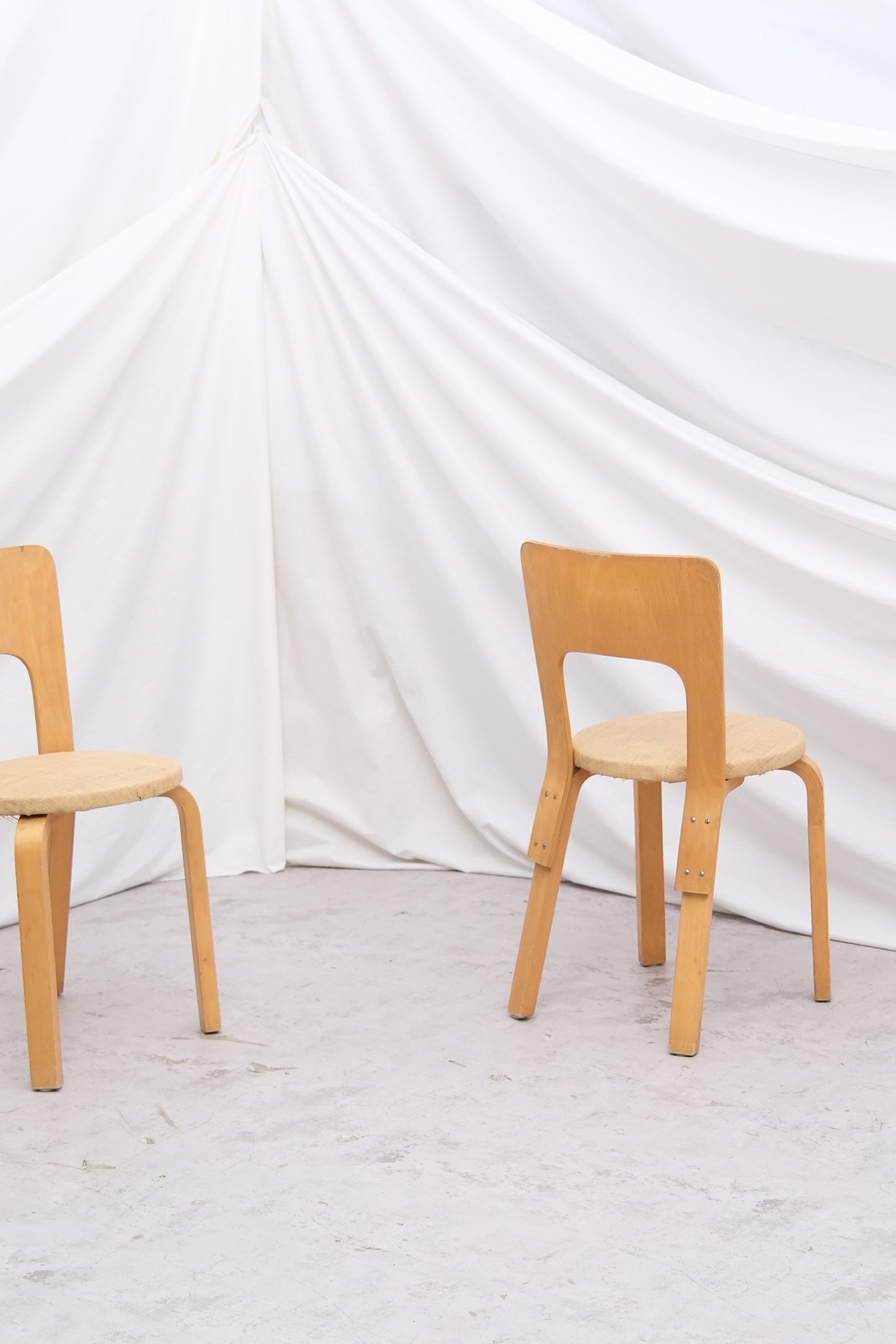 Artek malli 66 tuolit, rottinkiverhoilu – Alvar Aalto