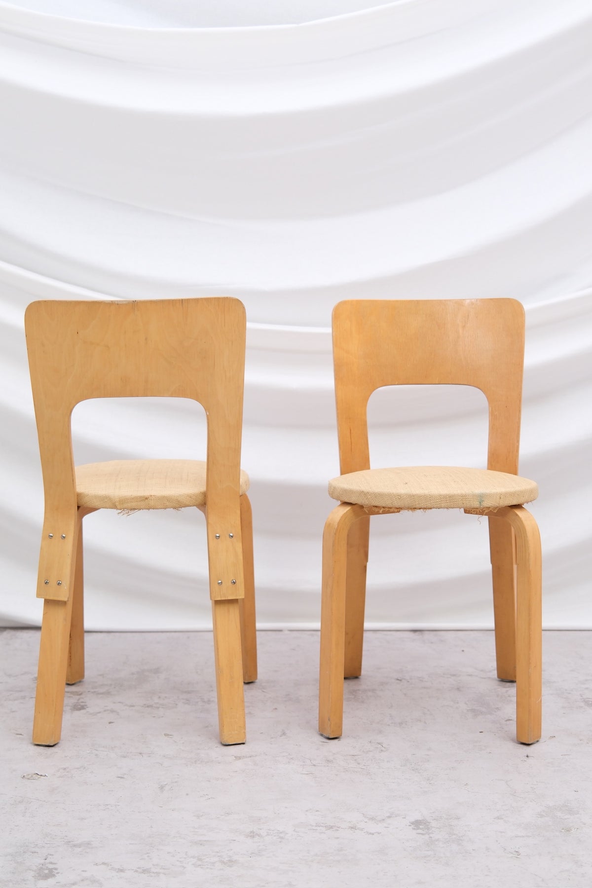 Artek malli 66 tuolit, rottinkiverhoilu – Alvar Aalto