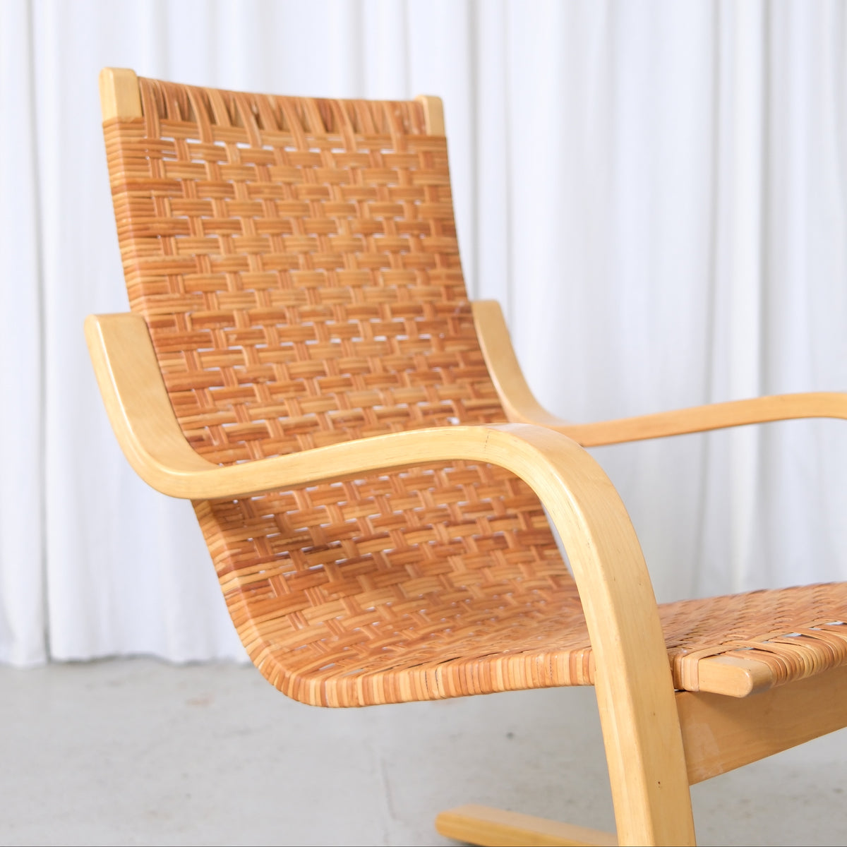 Alvar Aalto 406 -rottinkilepotuolit, valmistaja Artek