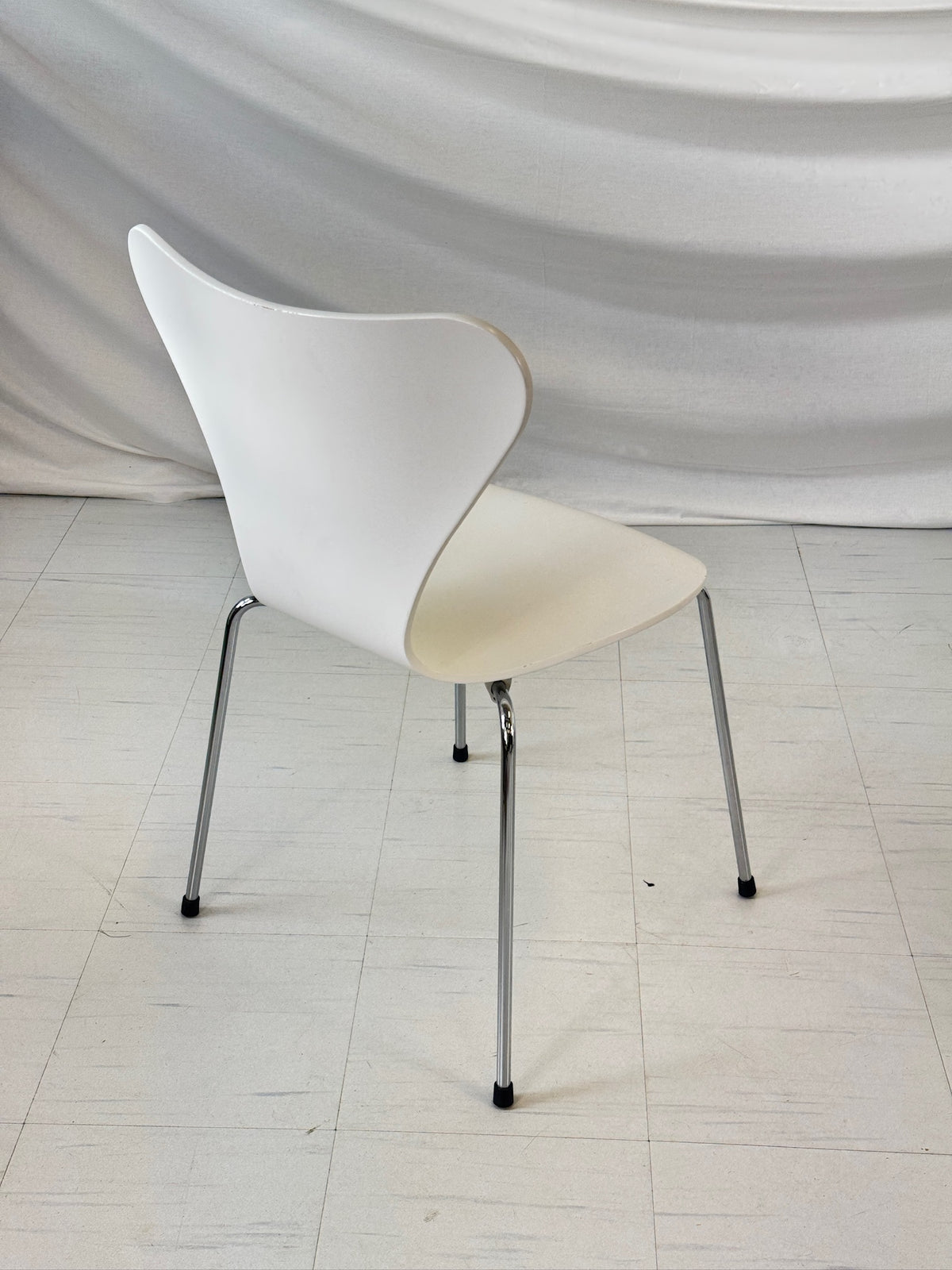 Arne Jacobsen malli 3107 Seven -tuoli, valmistaja Fritz Hansen