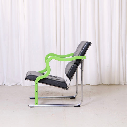 Yrjö Kukkapuro Experiment Lounge Chair in Black Leather and Green Armrests